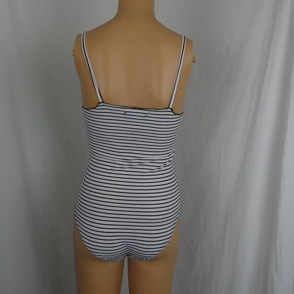 PrettyLittleThing Striped Cami Bodysuit Tank Top Snap Bottom Size 4 Black White - Picture 6 of 10
